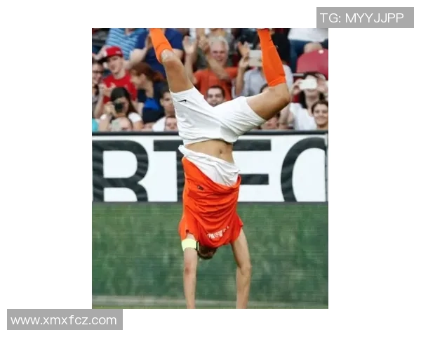 同一天出生的足球巨星们：命运交织的奇妙缘分与足坛传奇